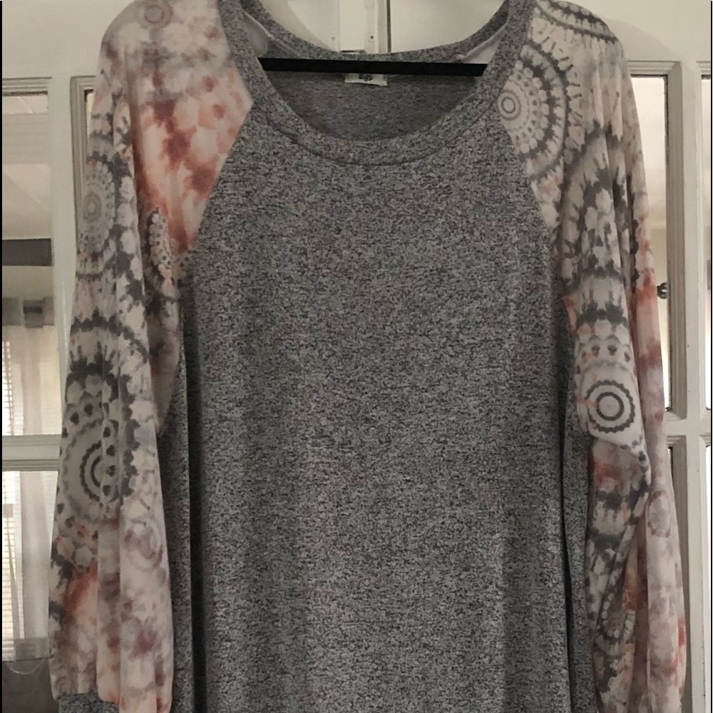 1X Super soft with long sleeves.
